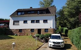 Rentrisch am Waldrand